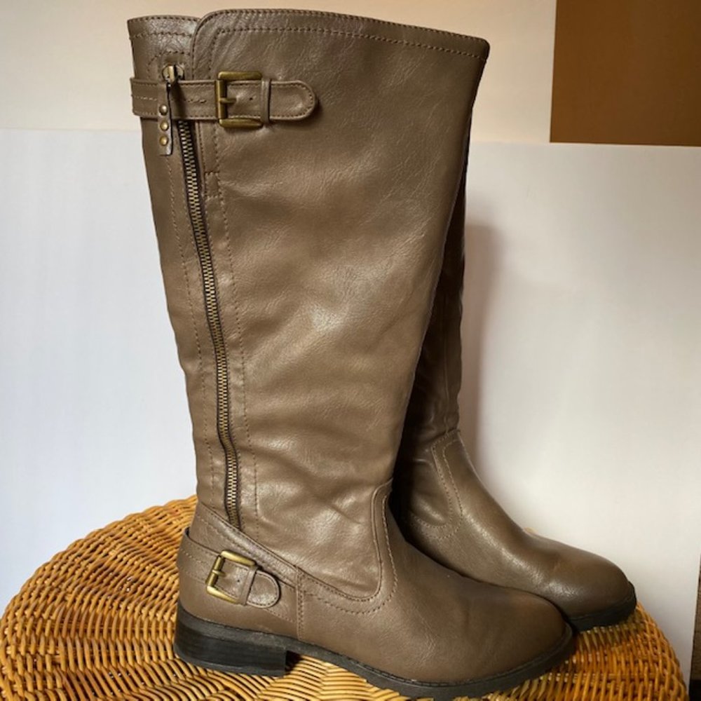 White Mountain Tall Zipper Boot Wide Calf Buckle Brown Gray Size 9